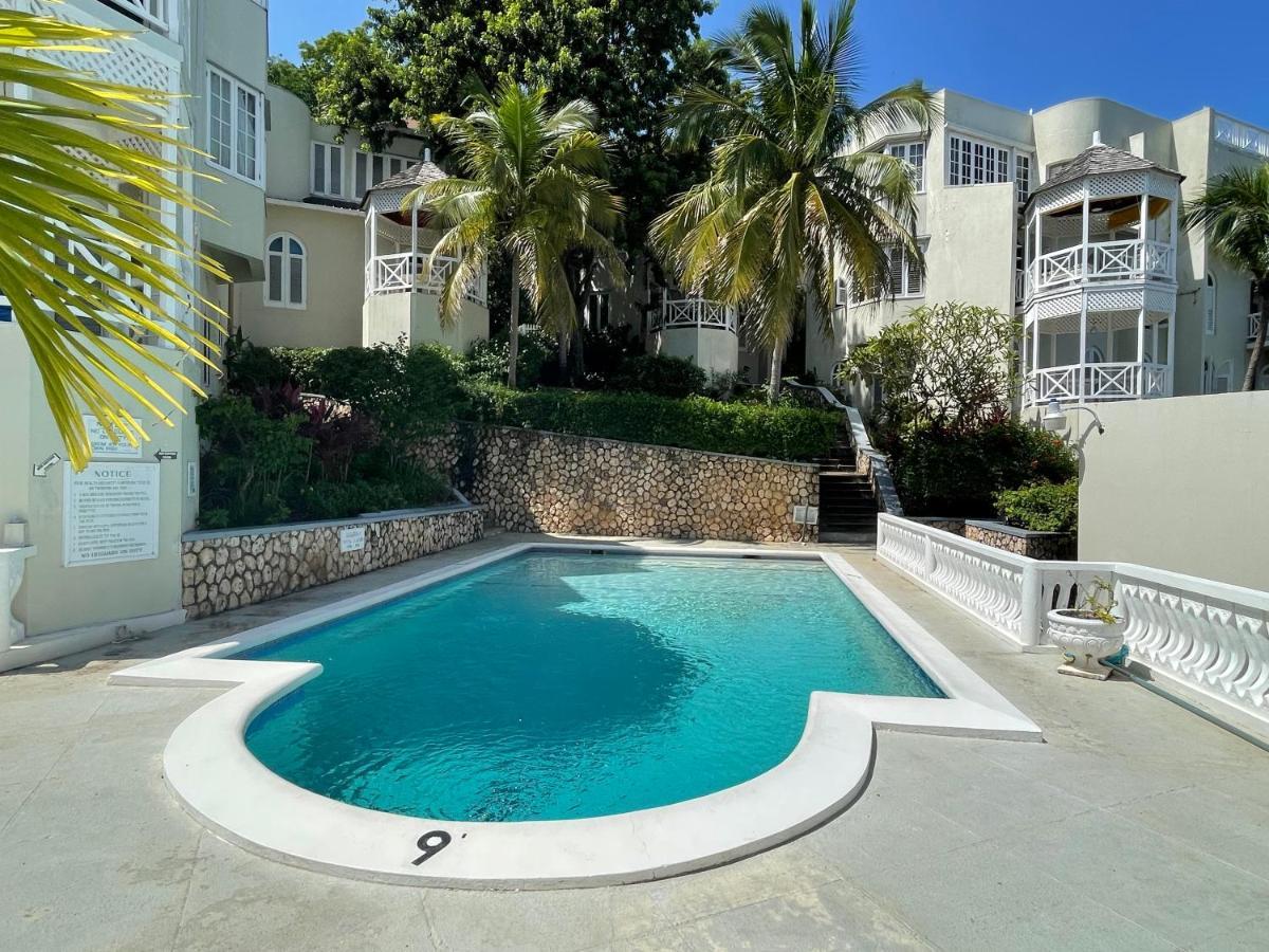 Hummingbird Retreat - Luxury Oceanview Apt, 7-Minute Walk To Beach Ocho Rios Luaran gambar