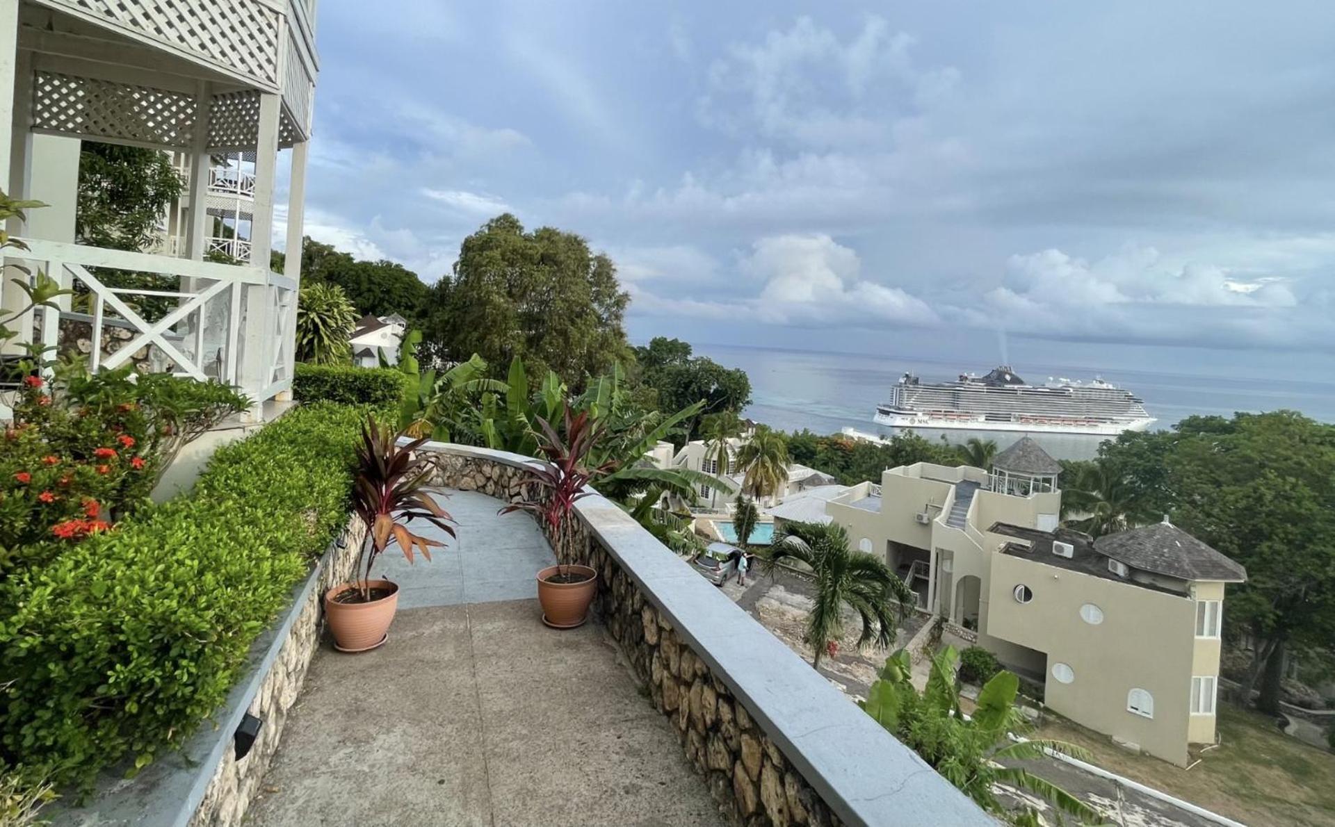 Hummingbird Retreat - Luxury Oceanview Apt, 7-Minute Walk To Beach Ocho Rios Luaran gambar